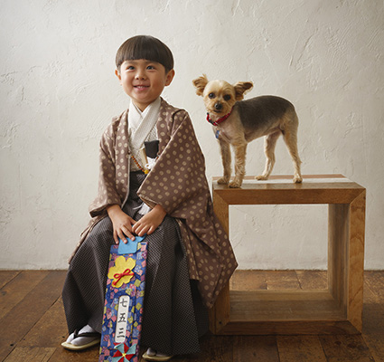 犬と一緒に5歳男の子753記念