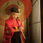 レトロな雰囲気の袴を着た7歳女の子