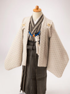 七五三3歳男の子ベージュの羽織と袴