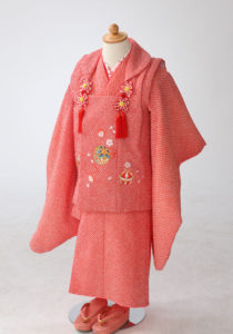 3歳女の子赤い絞りの着物