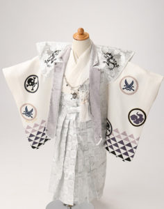 七五三3歳男の子白い着物