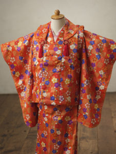 3歳女の子七五三被布オレンジ色